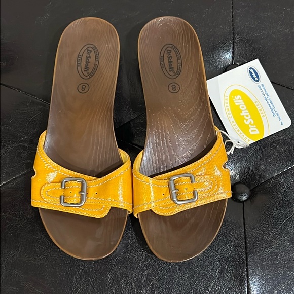 Dr. Scholl's Shoes - NWT Dr. Scholl’s size 8 Yellow Sandals